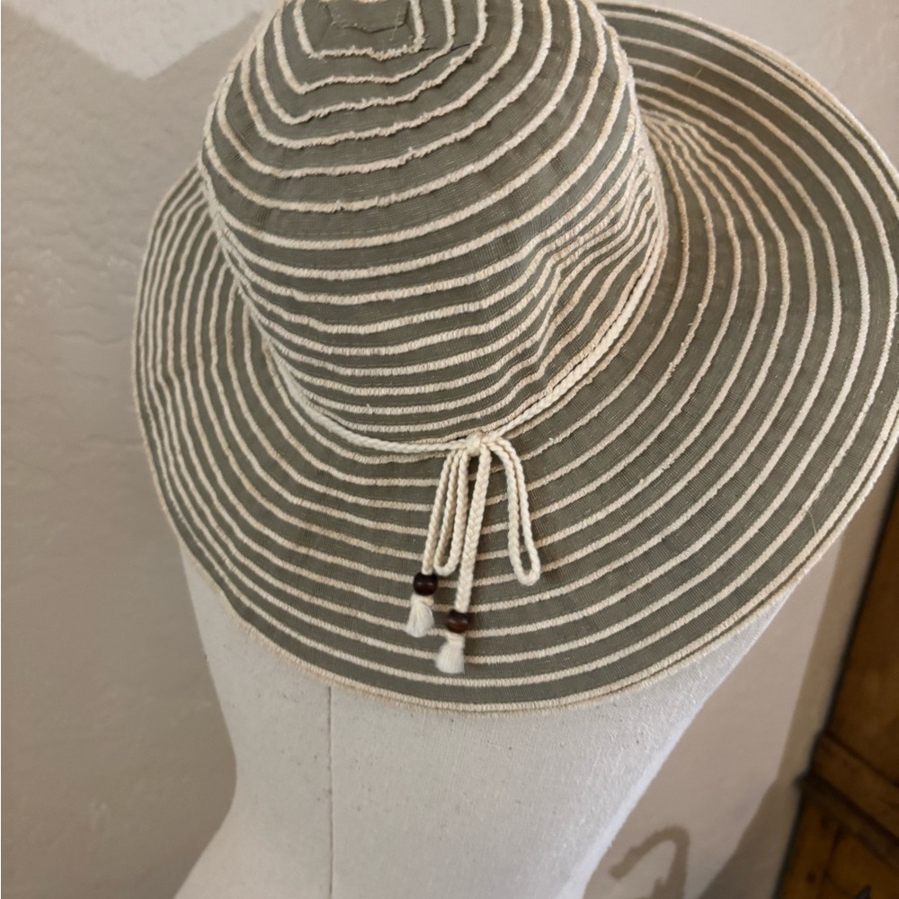 Royal Resortwear Foldable Women's Sun Hat